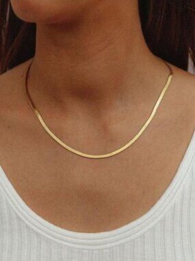 Elegant Gold Necklace M340